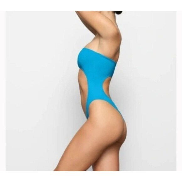 SKIMS Strapless Monokini Swimsuit Turquoise Blue  NWT - Picture 4 of 9